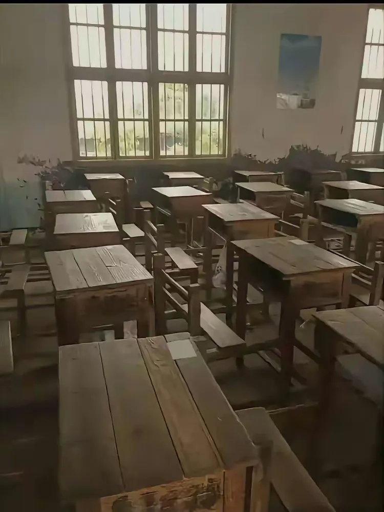 我乃饶良李四占,勾起回忆一小段.小编回忆是从前,九十年代似昨天