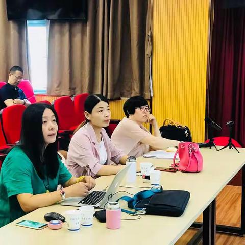 专家引领促新课堂建构 习成课堂增新动力前行