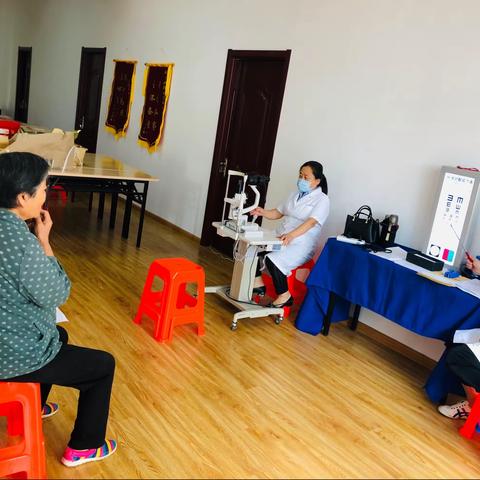 兴隆山庄社区：开展白内障免费筛查公益活动