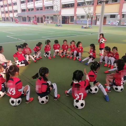 ⚽️幼儿时期开始接触足球运动的意义⚽️