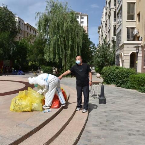 让“税务蓝”高高飘扬在疫情防控第一线