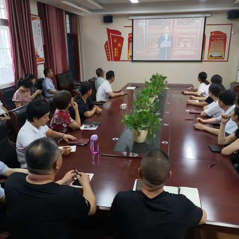 中牟县城东路小学：集中观看建党100周年庆祝大会