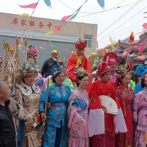 【马庄乡西街社区】开展“我们的中国梦——文化进万家，百姓大舞台”文化演出活动