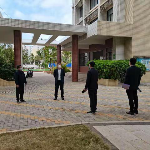 儋州市教育局党委书记、局长杨永飞一行莅临洋浦新英湾小学调研指导工作