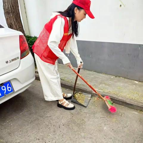 漯河市教育局开展共建社区卫生清洁活动