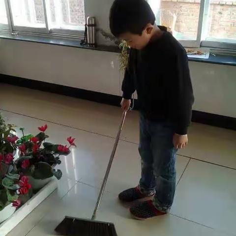 我是尊老爱老的好孩子                    一年三班    郝明远