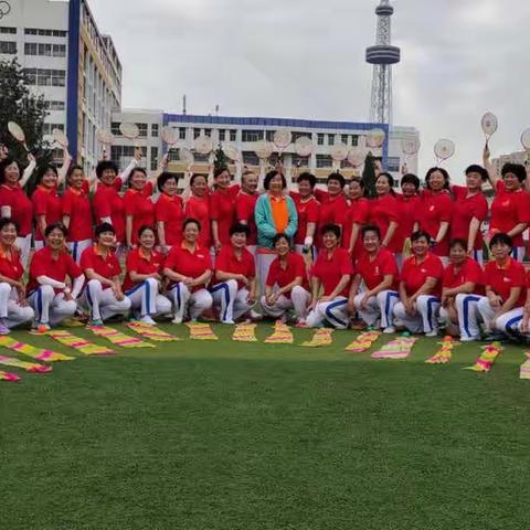 展柔力球风采，享健身之快乐