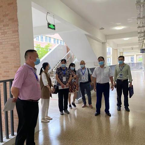 梧州市2022年国家义务教育质量监测市级视导员到我校检查“国测”准备工作