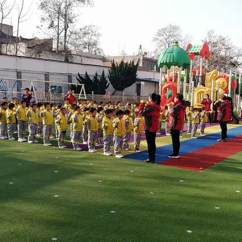 城南幼儿园中班组亲子运动会