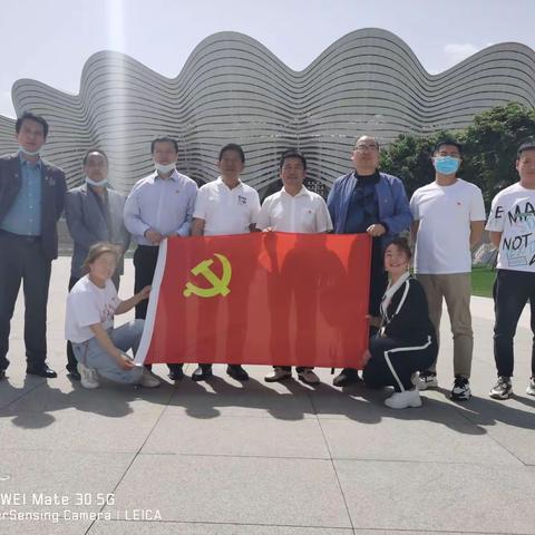 翠峰镇新联村党支部举行“喜迎十四运，新联在行动”主题党日活动。