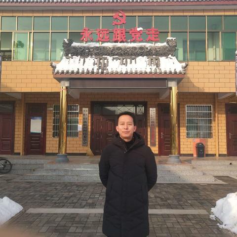 小年慰问贫困户，躬身践行先进性。