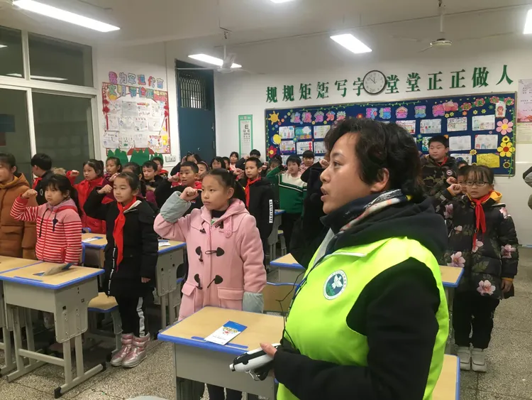 12.25街道口小学禁毒宣传课堂