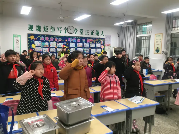 12.25街道口小学禁毒宣传课堂