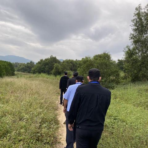 2022年12月11日，三灶村联防队员在辖区巡逻防控工作