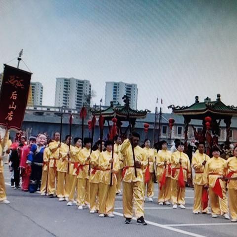 非遗盾牌阵在梦外滩“横马狂欢周暨非遗三进启动仪式”