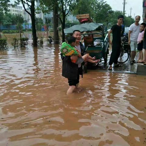 风雨无阻，温情永存！（瑞金市城管局）