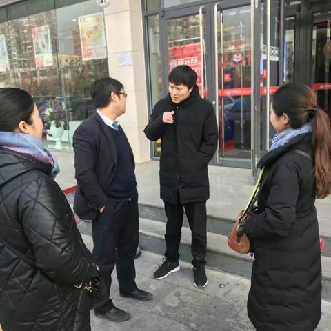 邯山区兴华路街道明珠东社区开展“一治两送增三感”活动，打造优美市容环境