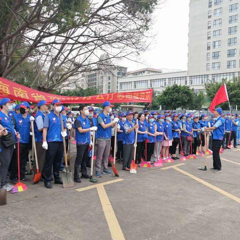 蓝天街道武装部开展“爱国、爱海南、爱家乡、爱家庭”卫生大扫除活动