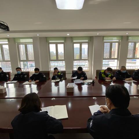 【济南交警】高新交警大队事故中队召开队务会暨事故处理业务培训会