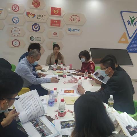 文昌市龙楼镇航天大社区莅临美兰区社会组织孵化基地参观调研