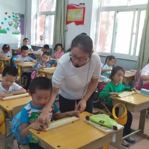 因为有了她，学生插上了理想的翅膀！——记夏村小学一年级班主任屈利香老师