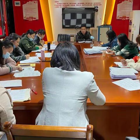 智慧共享，结伴前行--暨广埠屯实验小学数学组期中质量分析会