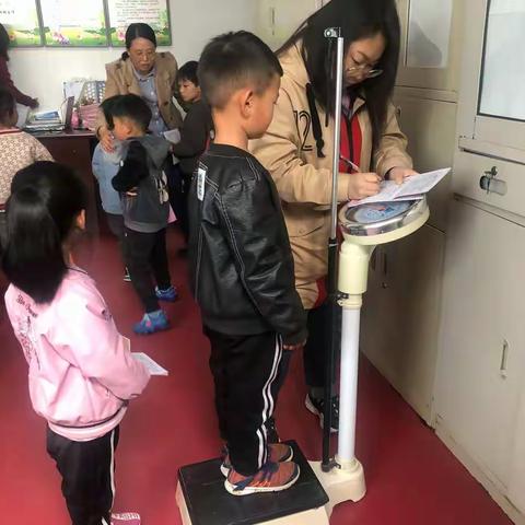 新建西街幼儿园工作动态