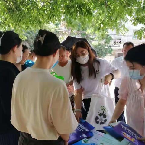 党员“双报到”进社区       为民服务践初心