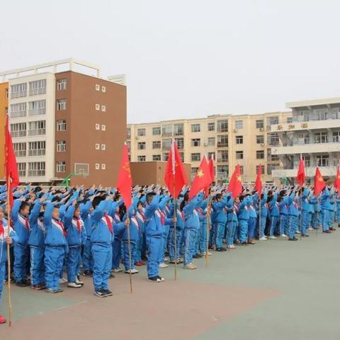 杭锦后旗北马路小学一年级二班李佳馨                                                     《春天的诗歌》