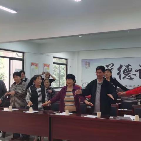 有氧健身 快乐舞步——圣泉社区“老有所学”开展老年健身操活动