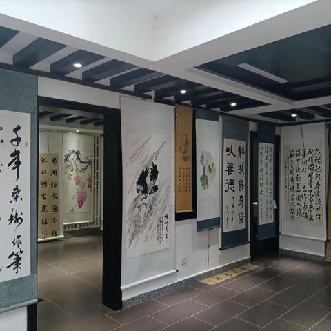 朱墨点点润初心，风骨悠悠书盛意——海门文化分馆邀您到界鱼石畔观书画展