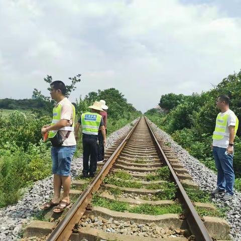 独城镇开展中秋节铁路巡查宣传走访活动