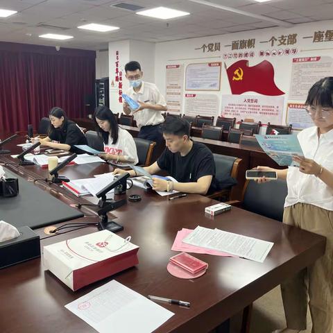 青岛农商银行大尧三路分理处开展大学生文化金融节， 助力提高学生金融素养