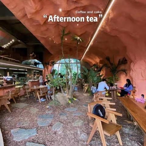 康贝儿金林碧水幼儿园毕业宿营~画展主题《今夜不回家，动物狂欢夜》