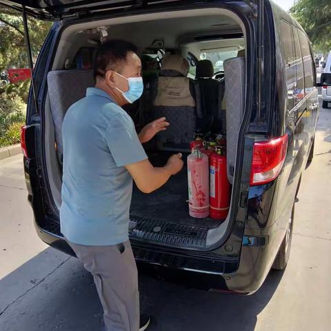 五一路街道五一社区四建院更换灭火器