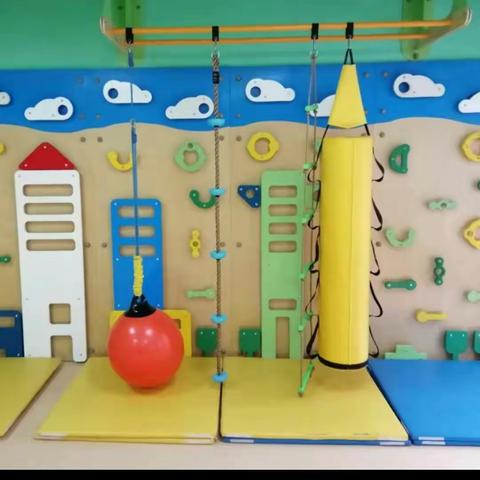 雅思贝尔托育中心……感恩节