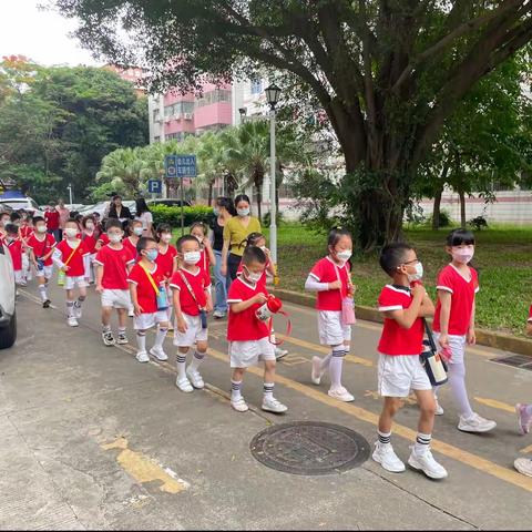 参观小学初体验、幼小衔接促成长——-莲城幼儿园参观小学活动