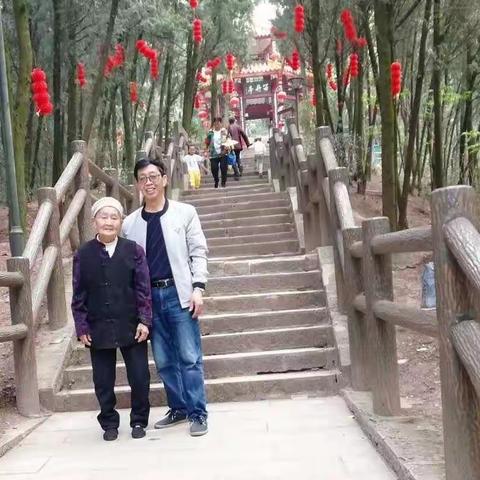 母亲和我们的合影相片等集锦