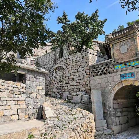 九九又重阳，寻古大梁江。