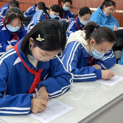 哈日布呼中学开展“铸牢中华民族共同体意识”征文比赛