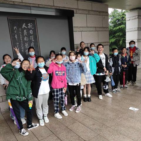六年级三班争创最美教室和研学活动美篇