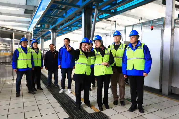 集团马璐总莅临河南区域郑州工厂进行春节慰问