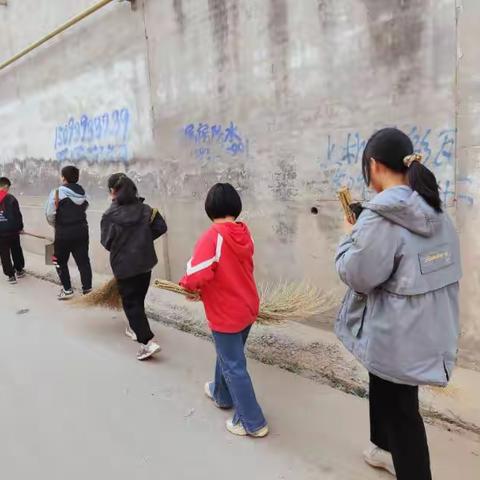 杜村集中心校东冀庄小学六年级开展学雷锋清洁卫生志愿服务活动