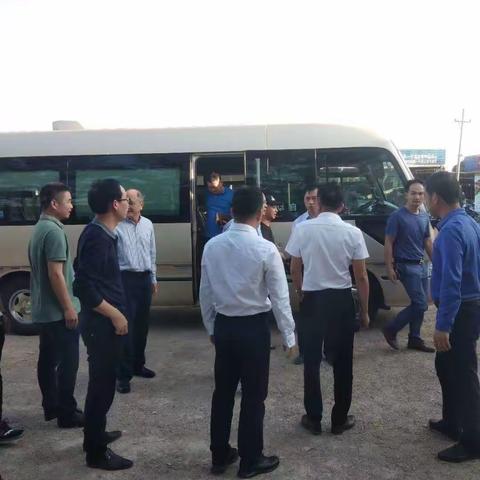 电白区委书记陈小锋同志莅临生龙村天之言千禧圣女果公司指导工作