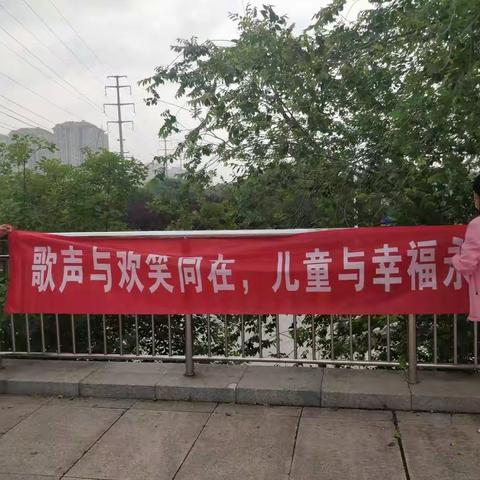 【莒县一小明德校区】歌声与欢笑同在，儿童与幸福永存——2015级1班六一儿童节活动