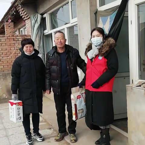 张家口市第二医院行政一党支部党员志愿者开展送温暖走访慰问活动