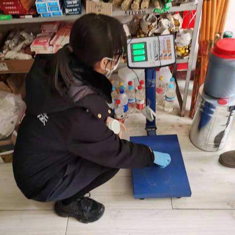 【我为群众办实事】章丘区市场监督管理局圣井所开展春节前计量专项检查