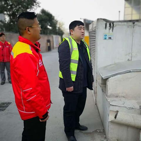 沣东安监联合经发局开展加油站安全检查