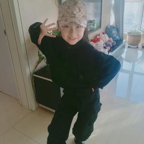 临河二小 三一班 张家宁《诗书润智》