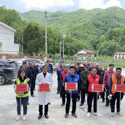 紧扣防汛之弦   筑牢防汛意识   抗稳防汛责任